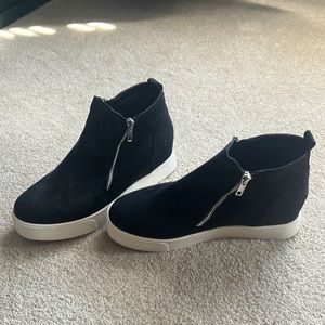 Soda sneaker boot